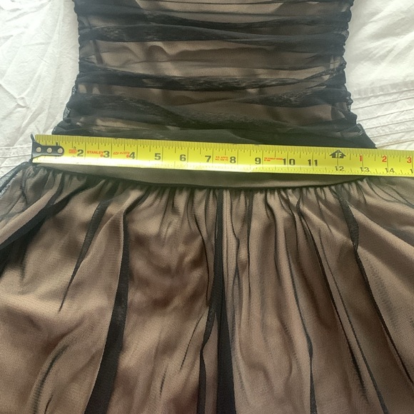 Shape FX cocktail formal dress black mesh over nude lining size 6 GUC - Picture 14 of 16